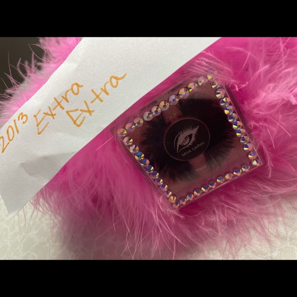 Tyler Eyez Mink Eyelashes “Extra Extra “ - Picture 3 of 14